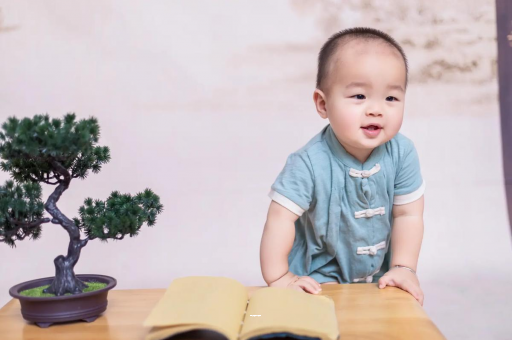 陇南宝宝爱吐奶是什么原因
