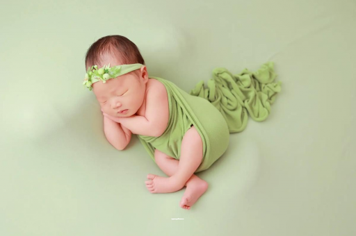 陇南宝宝趴着睡是积食吗